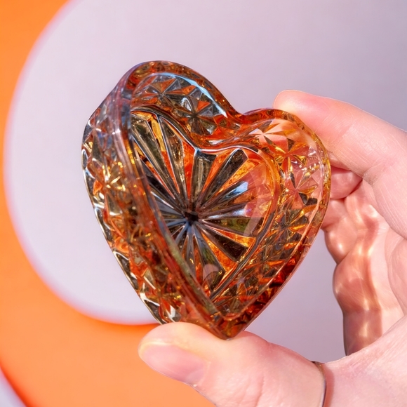 Vintage Amber Heart Trinket Dish - Picture 2 of 3